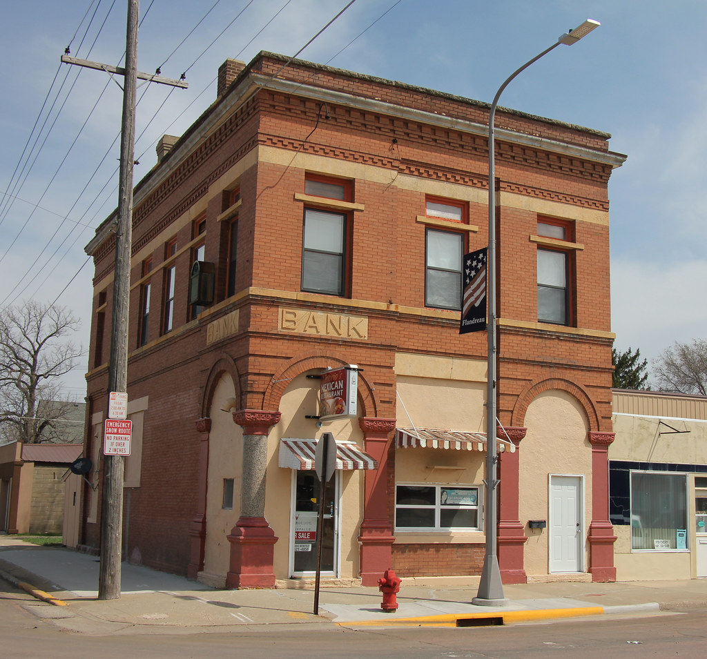 Bank Building Flandreau, SD Tom McLaughlin Flickr