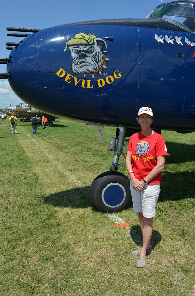 DSC_0281 Capt. Valerie Scott (UAL) standing next to the B… Flickr
