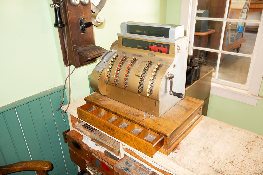 Antique cash register Heritage Acres, Saanichton, British … Flickr
