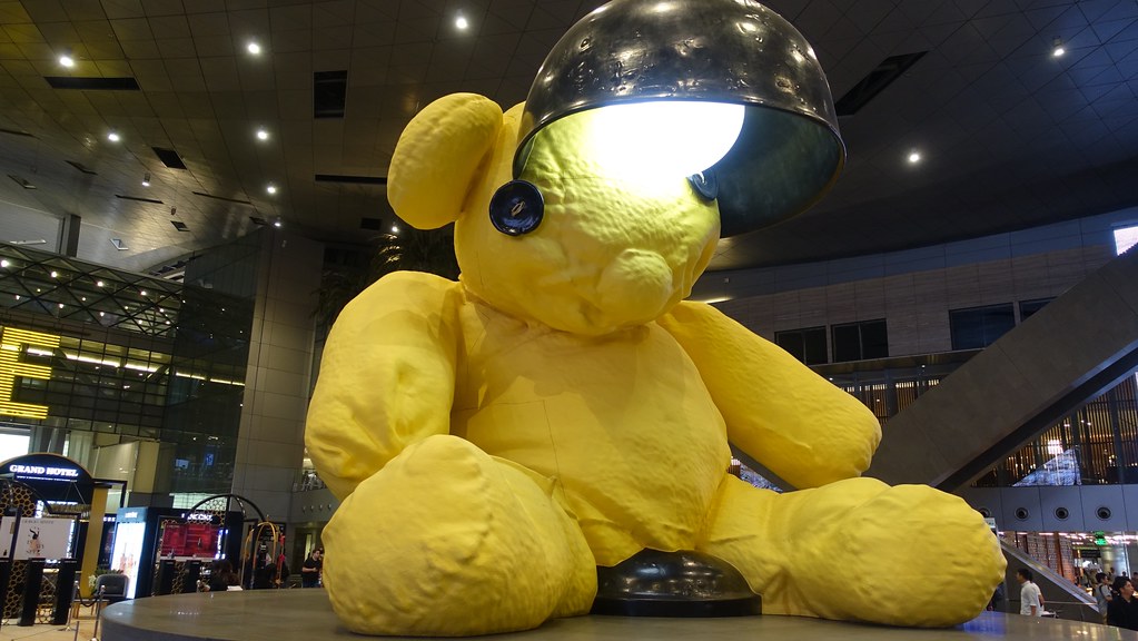 Lamp Bear (Bronze sculpture), Hamad International Airport,… Flickr