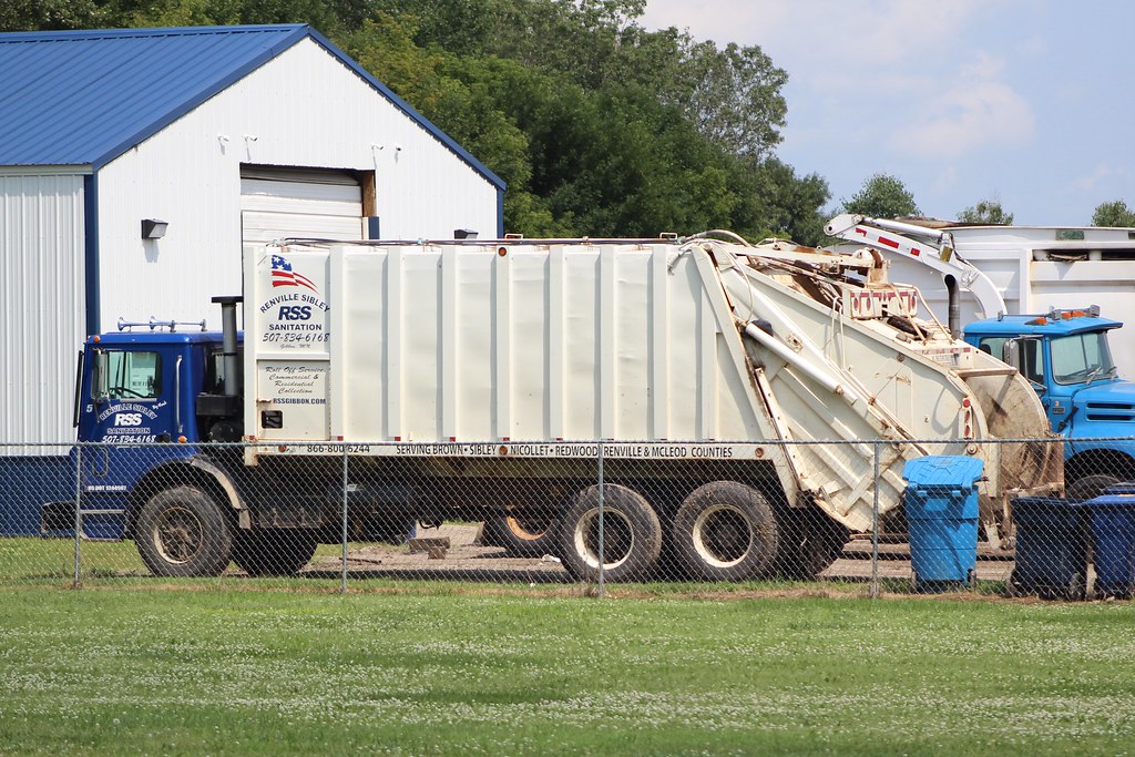 Mack MR Leach RL 5 Renville Sibley Sanitation of Gibbon