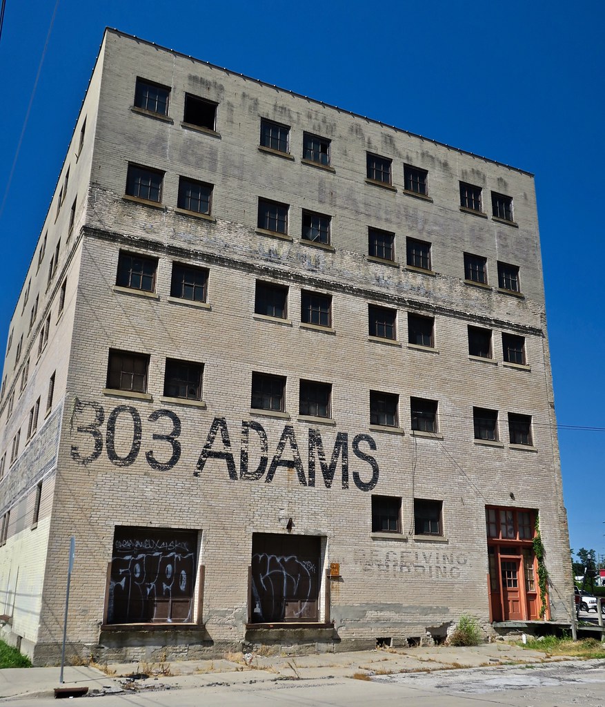 303 Adams, Saginaw, MI A seemingly abandoned industrial bu… Flickr