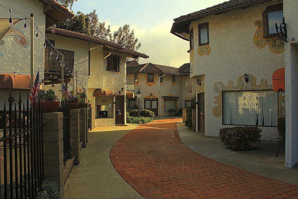 Old World Village ( IMG_7773 ) than trongnhan Flickr