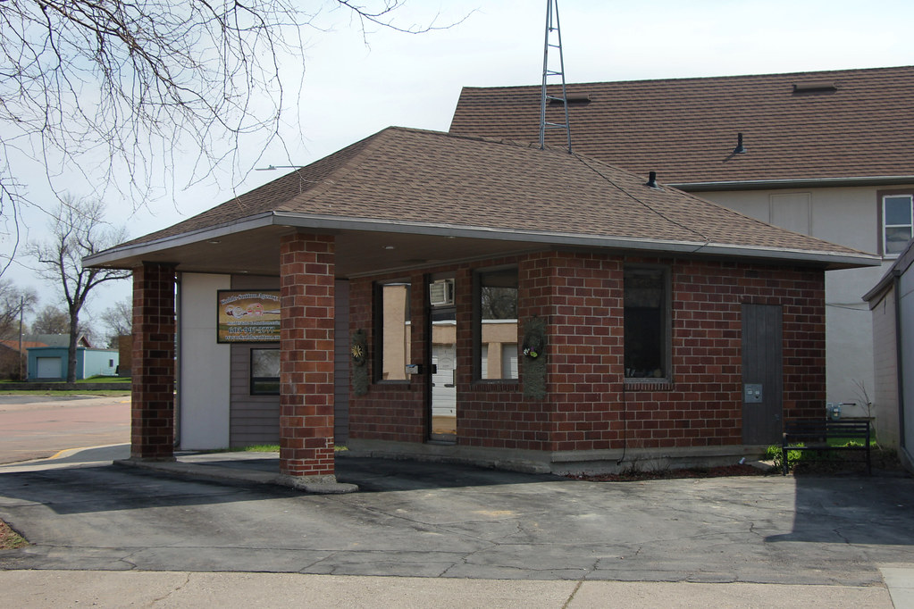 Gas Station Flandreau, SD Tom McLaughlin Flickr