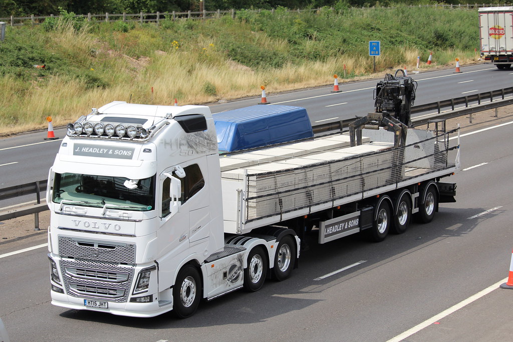 HT15JHT J.HEADLEY & SONS seen 19/07/18 on the southbound M… Flickr