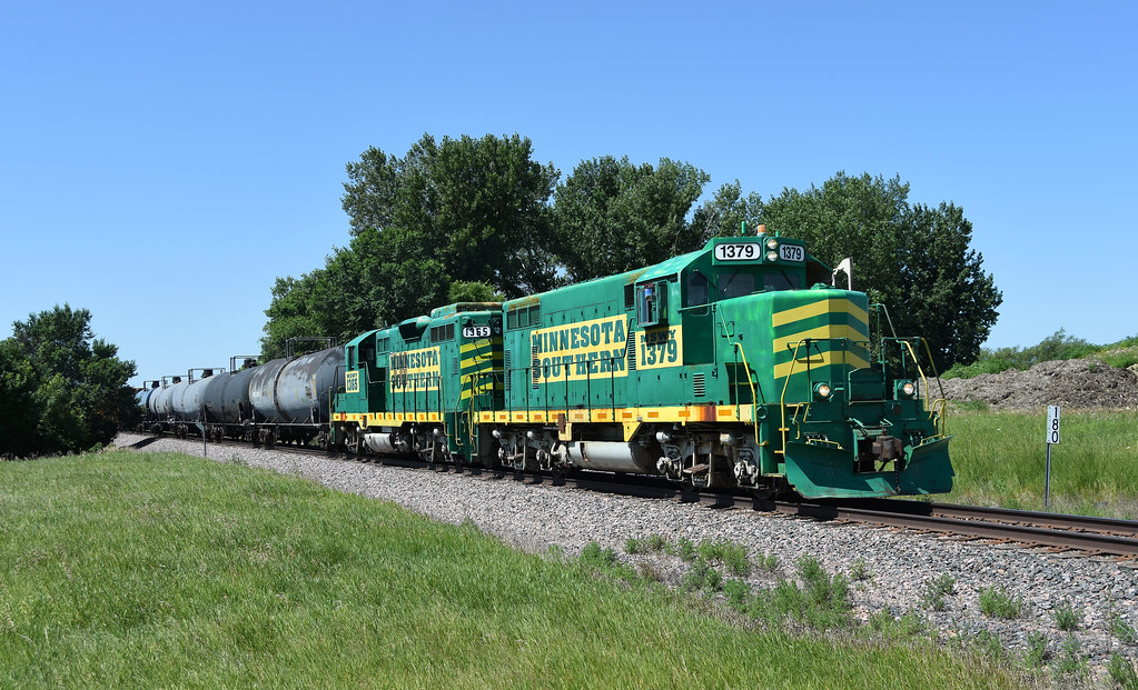 MSWY 1379 On the UP headed into the Worthington yard. I kn… Flickr