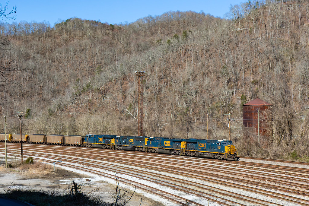 Shelbiana,KY CSX loaded coal train N760 eases through the … Flickr