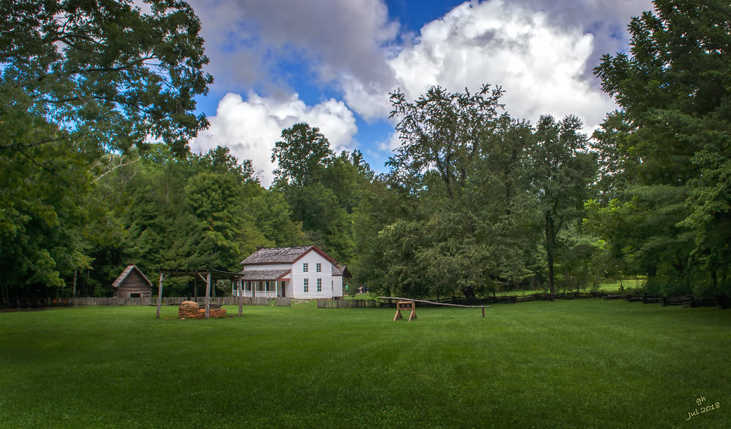 Cades Cove Homestead This is the Visitor Center which show… Flickr