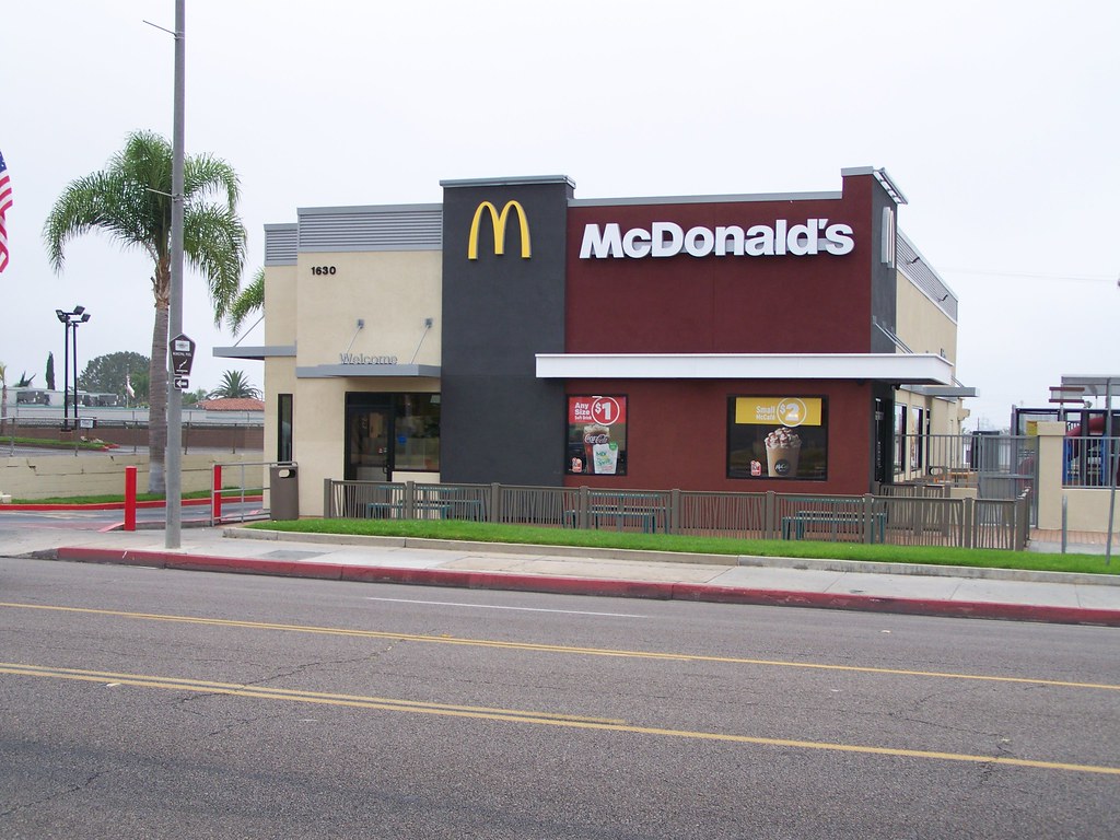 100_4176 1630 Highland Avenue,National City, California ncokecan