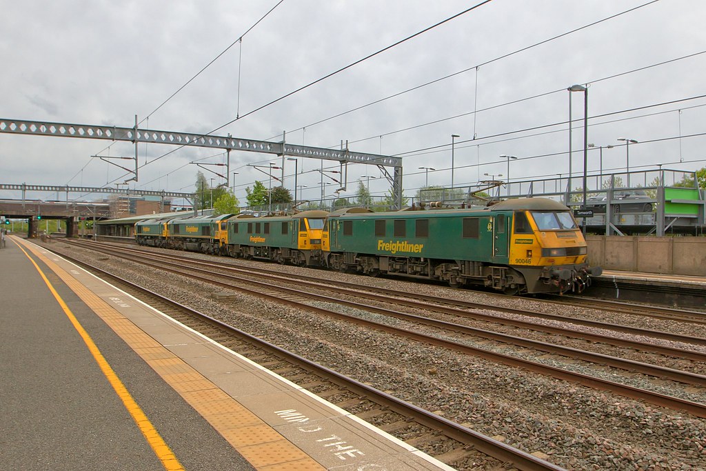 90046 + 90041 + 66546 + 66585 LOCATION Tamworth. TRAIN… Flickr