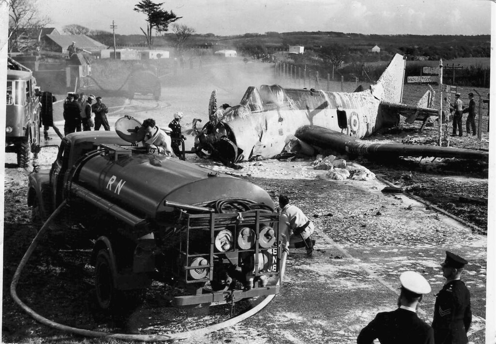 Sky Raides 1960027 (2) Skyraider Crash early 1960