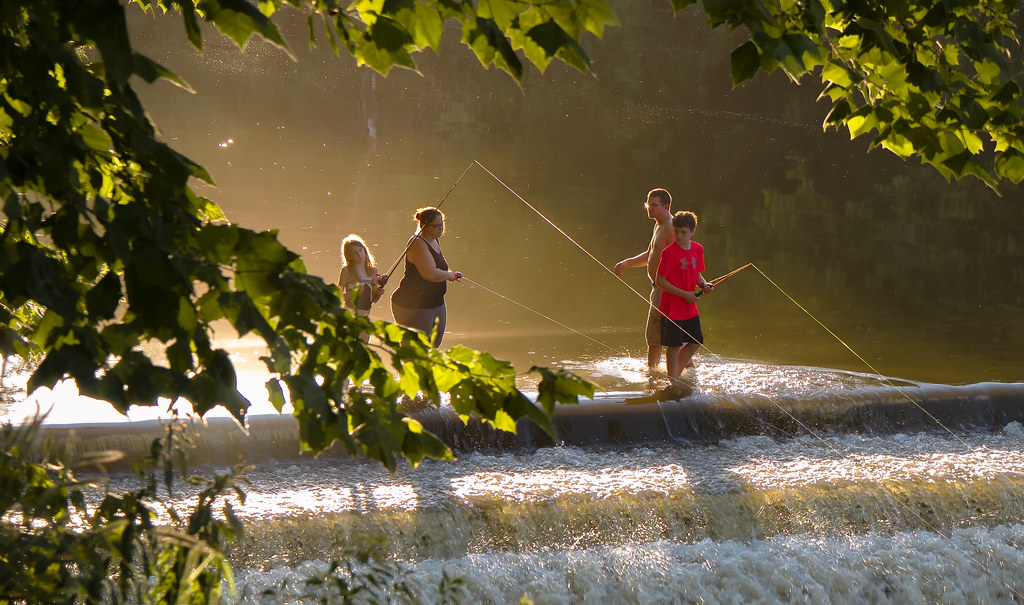 Spoon River Fishing in the Bernadotte Dam on the Spoon riv… Flickr
