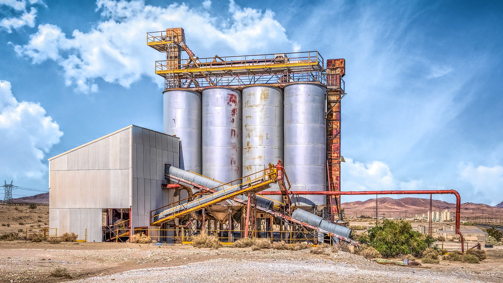 Afton Afton Road, Baker CA on a day we were out exploring.… Flickr