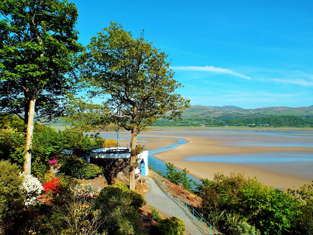 Portmeirion ,Gwynedd Portmeirion is an Italian style villa… Flickr