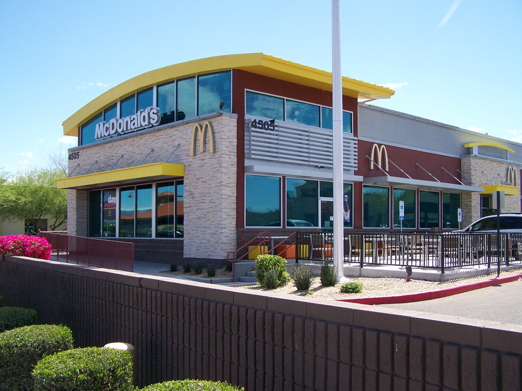 100_3585 4505 East Cactus Road,Phoenix,Arizona ncokecan Flickr