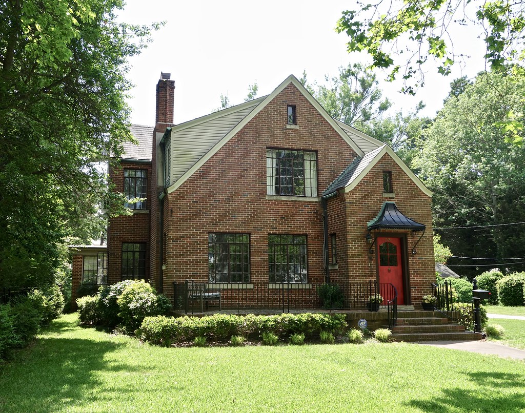 House in the Wythe Neighborhood Hampton, Virginia Lynn Gallagher