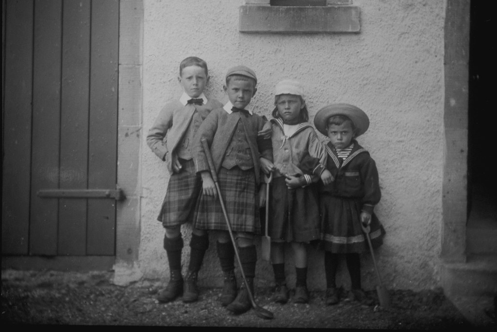 Victorian children, 1890s These four children had their ph… Flickr