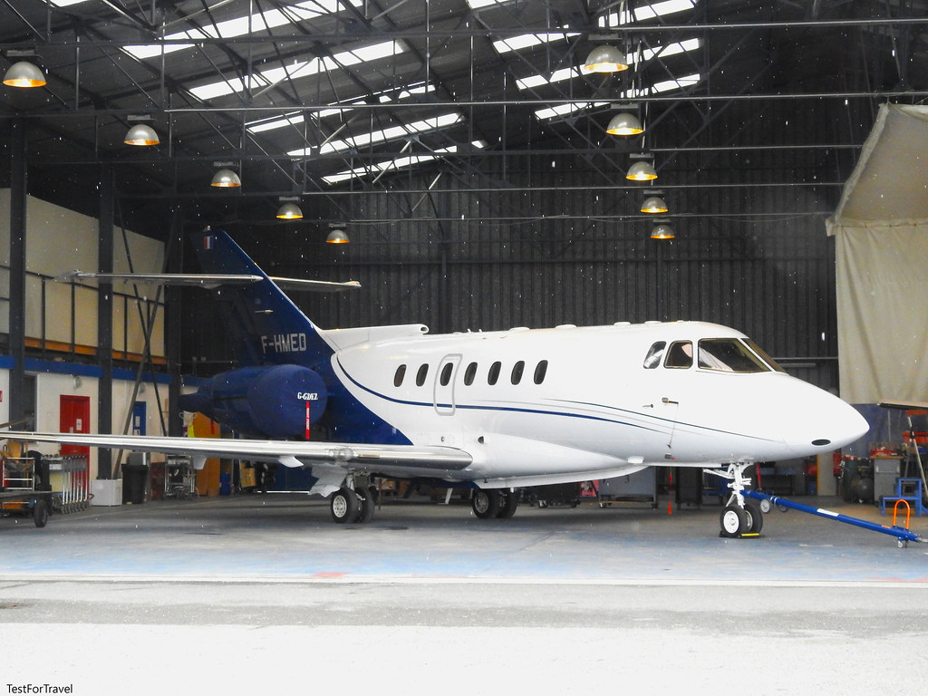 Hawker Beechcraft 1000 Airlec Air Espace FHMED Parked at … Flickr