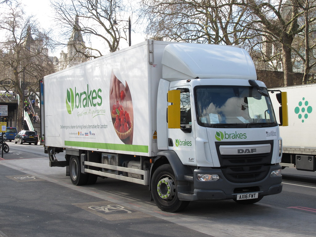 Brakes AX16FWT Brakes food service delivery lorry seen par… Flickr