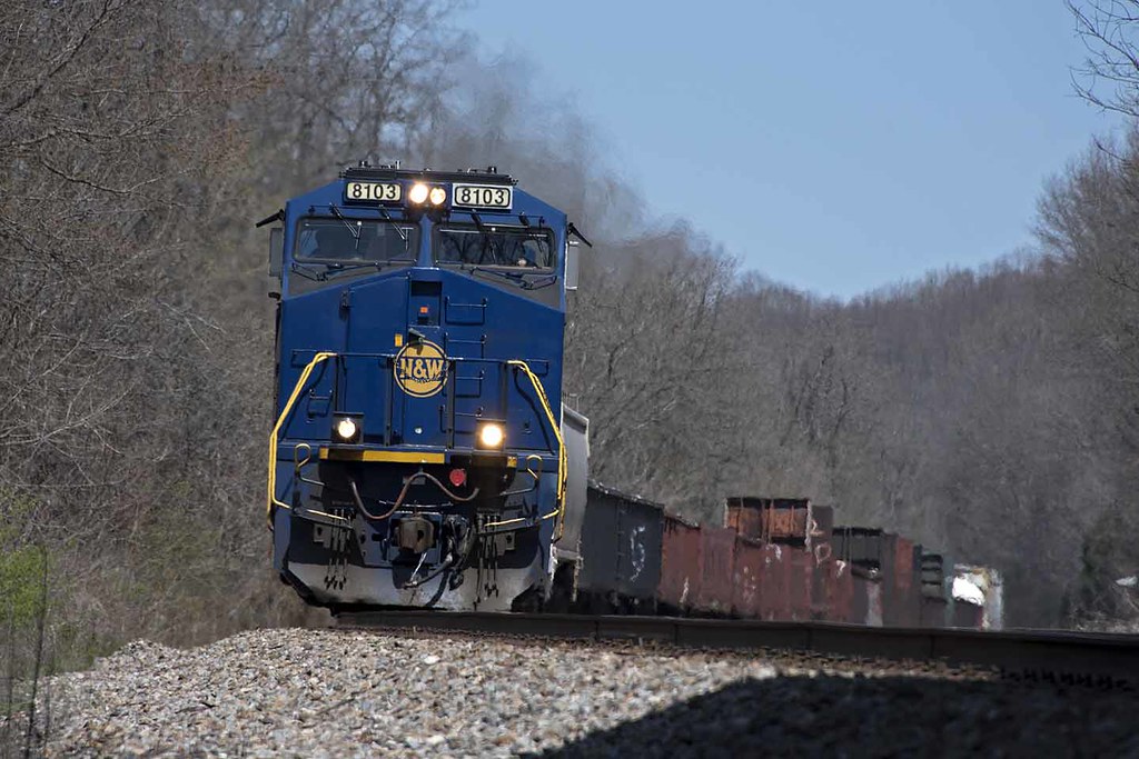NS8103117Eubank copyX 117 at Eubank, Ky on 4/5/18. Flickr