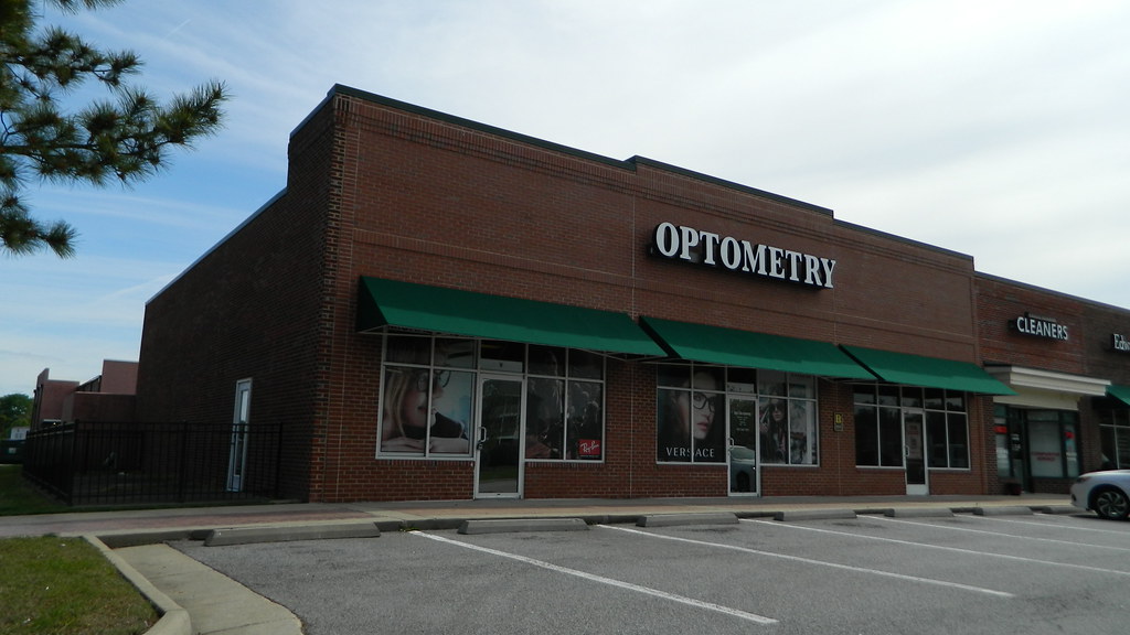 Eagle Harbor Shopping Center stores a photo on Flickriver