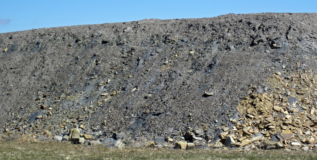 Shale pile (Bowerston Shale Company, Hanover, Ohio, USA) 3… Flickr