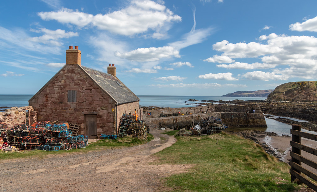 Cove Harbour A view of Cove harbour in Berwickshire. Once … Flickr