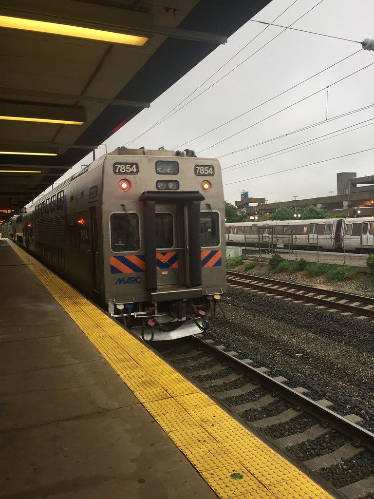 MARC departing MARC Penn Line train at New Carrollton trai… Flickr