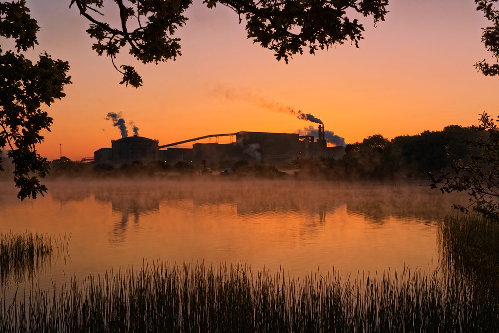 Ashby Ville Lake Early morning from Ashby Ville Lake with … Flickr