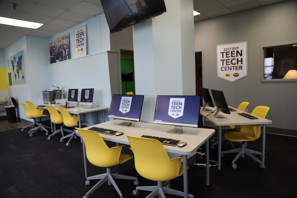 The Best Buy Teen Tech Center PHASE 4 Learning Center The Clubhouse