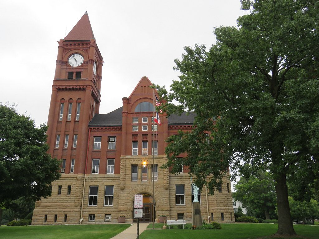 Jefferson County (Iowa) courthouse Fairfield, Iowa. jimsawthat Flickr