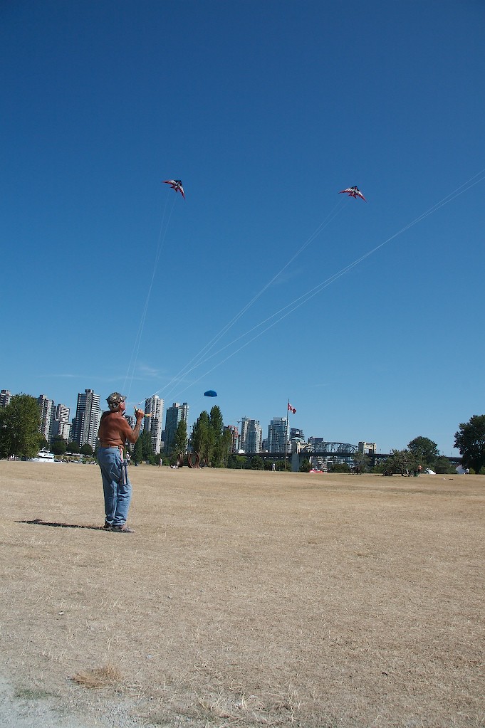 Ray Bethell Multiple Kite World Champion Ray was flying … Flickr