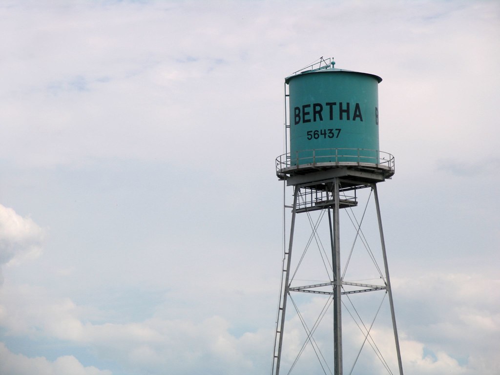 Bertha Water Tower The water tower in Bertha, Minnesota rubey_kay Flickr