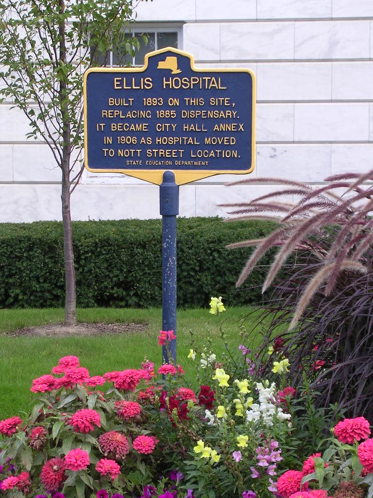 Ellis Hospital, Formerly This is the lawn of the City Hall… Flickr