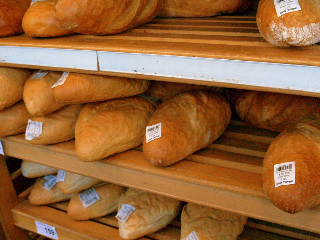 Kenyér or the price of bread Bread for sale in a supermark… Flickr