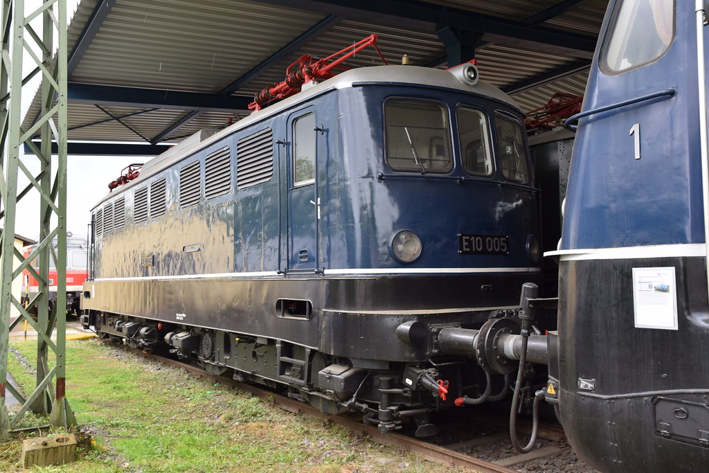 E10 005 | DB Prototype Class E10.0 (later Class 110.0) 15 kV… | Flickr