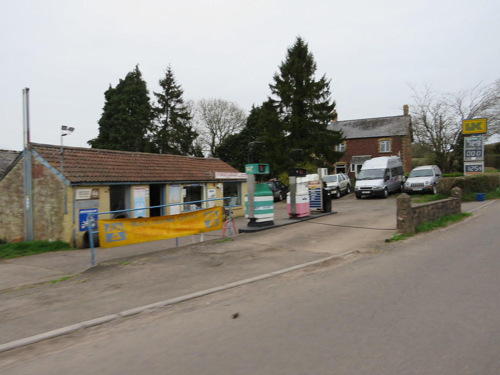UK Garage, Llantrisant, Monmouthshire, South Wales… Flickr