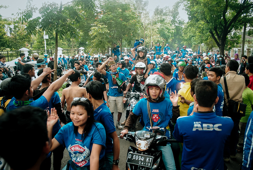 Download 7 Lirik Lagu Halo Halo Bandung Sania Gambar