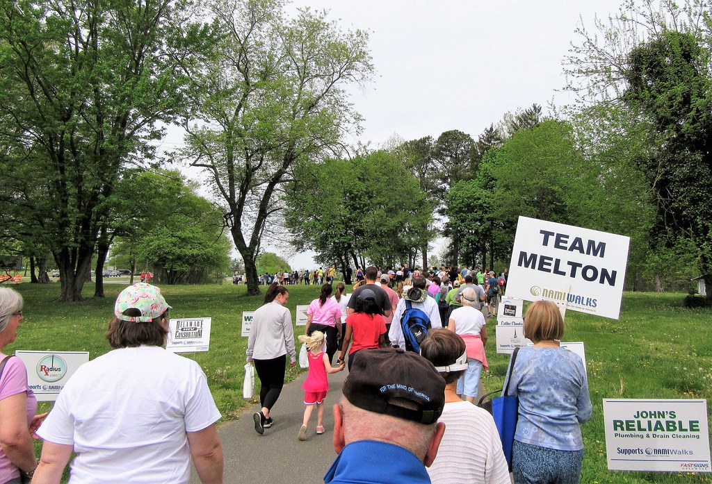 Hundreds Turn Out for NAMI Walks Delaware Hundreds gathere… Flickr