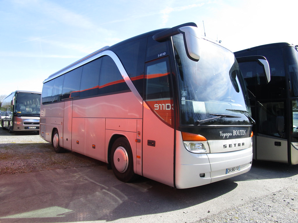 2018 LES EPESSES LE PUY DU FOU 85 CARS BOUTIN (2) SETRA S4… michel