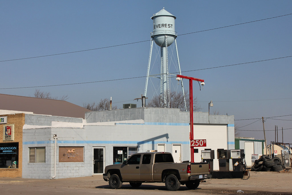 Gas Station Everest, KS Tom McLaughlin Flickr