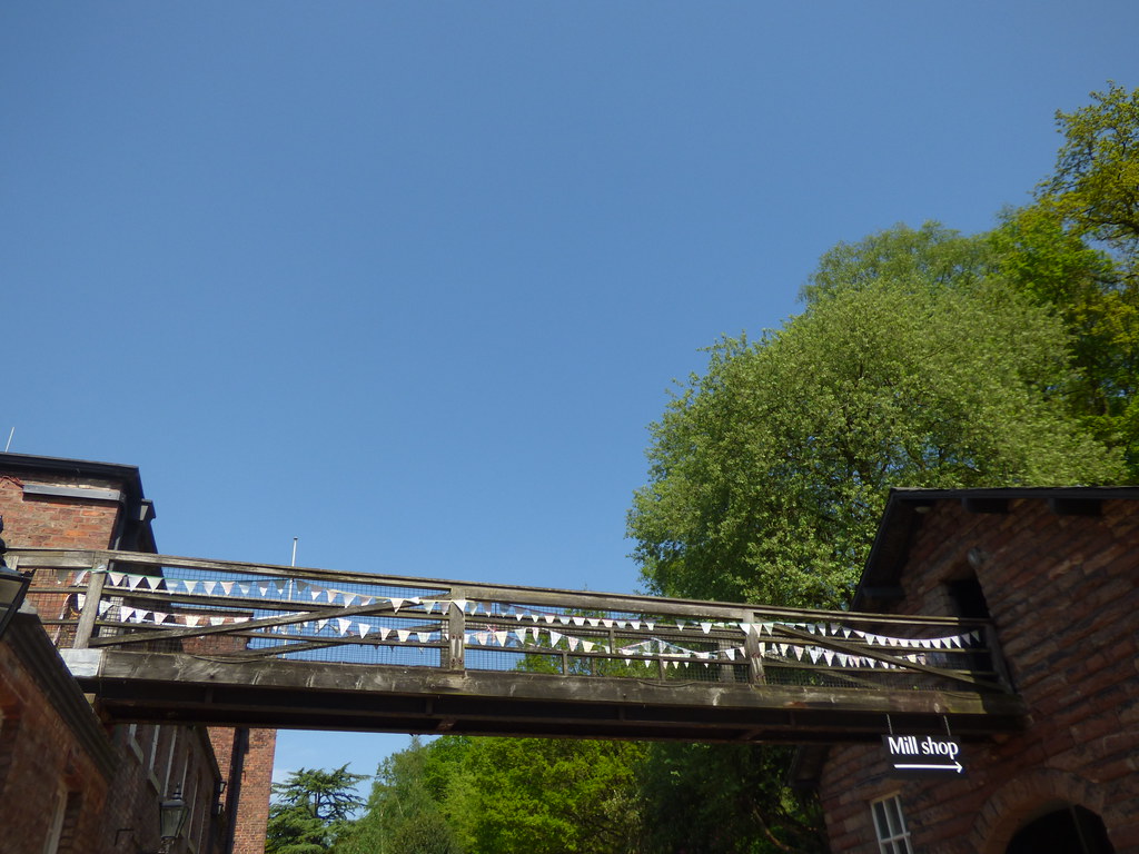 Quarry Bank Mill footbridge above the Mill shop A visit … Flickr