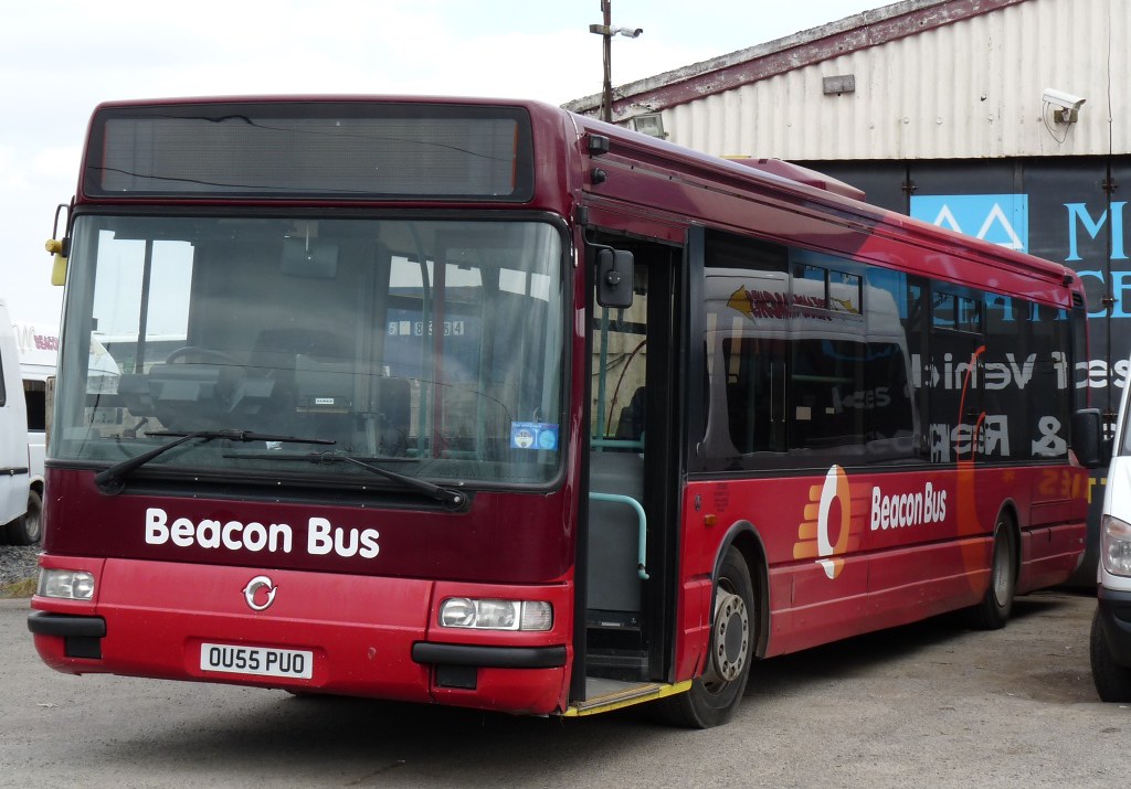 Beacon Bus OU55PUO Photographed at the Beacon Bus Depot. T… Flickr