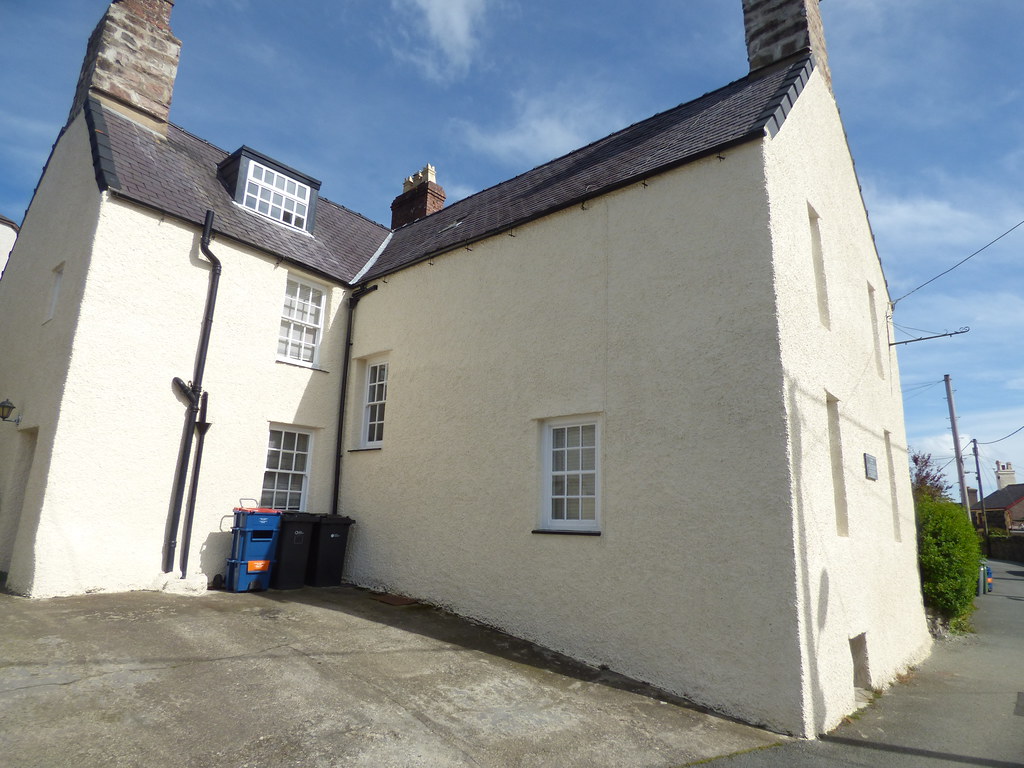 The Cambria Cambria Road, Menai Bridge Town The end of t… Flickr