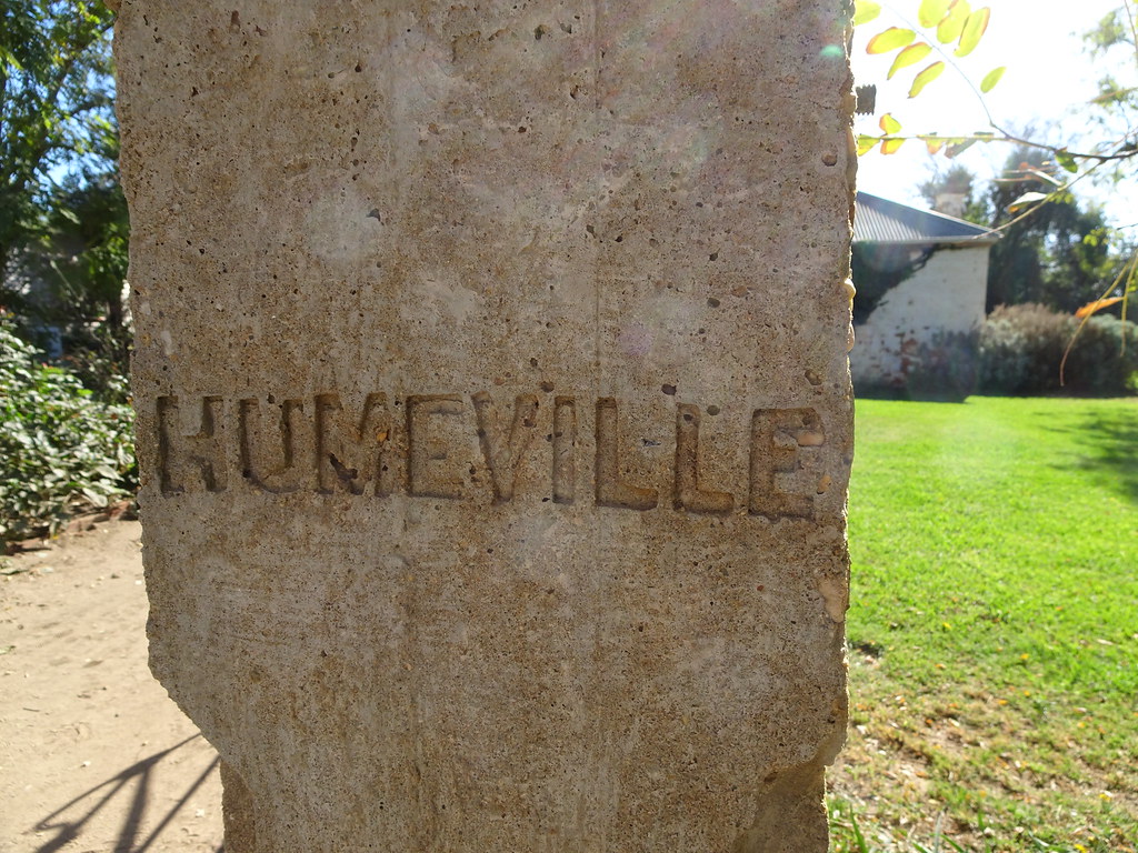 Yarrawonga. The entrance to Bryamine historic house built … Flickr