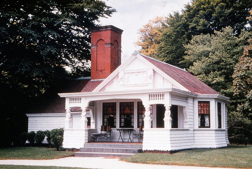 The Childrens Cottage The Breakers Gift shop bought slid… Flickr