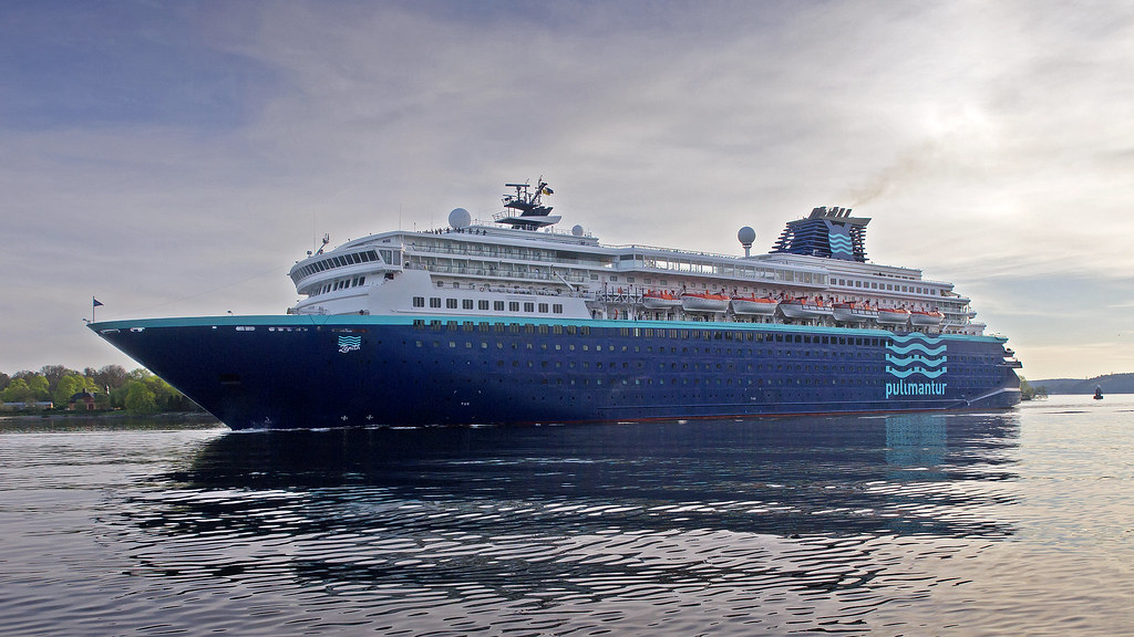The cruise ship Zenith arriving in Stockholm Kryssningsfar… Flickr