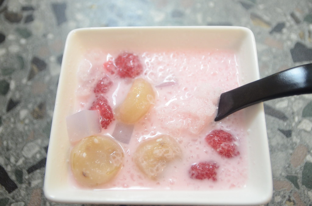 Tubtim Krob water chestnut jelly dessert AUD5 Asia Unique, Paramount