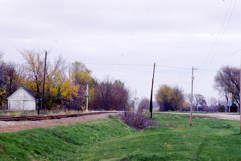 The grade crossing in Good Hope IL on 111183 a photo on Flickriver