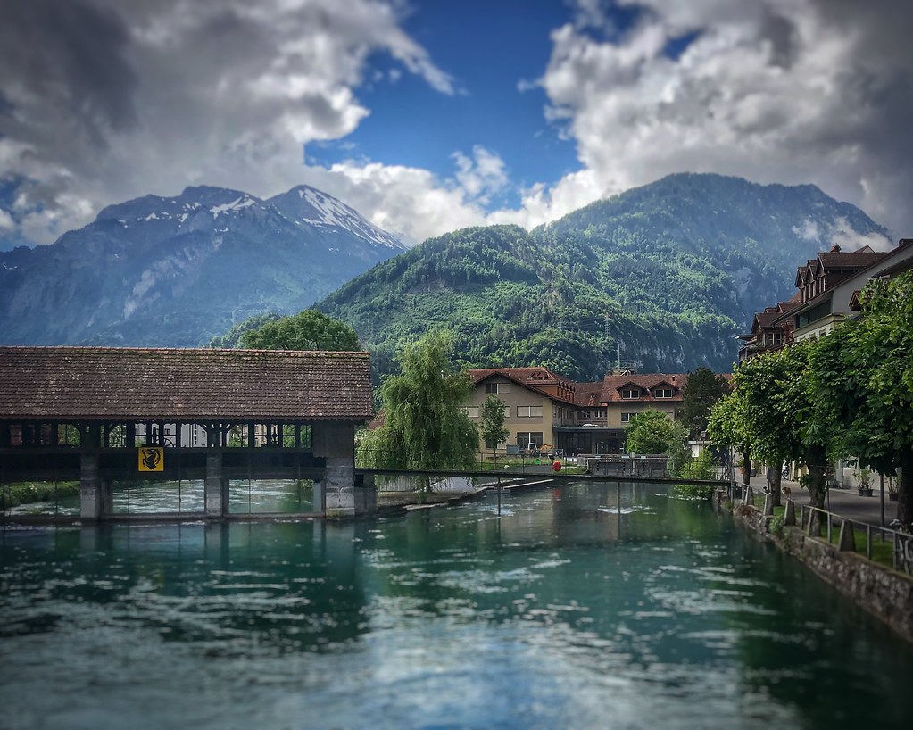 Interlaken / Switzerland with iPhoneX back camera / Snapse… Flickr